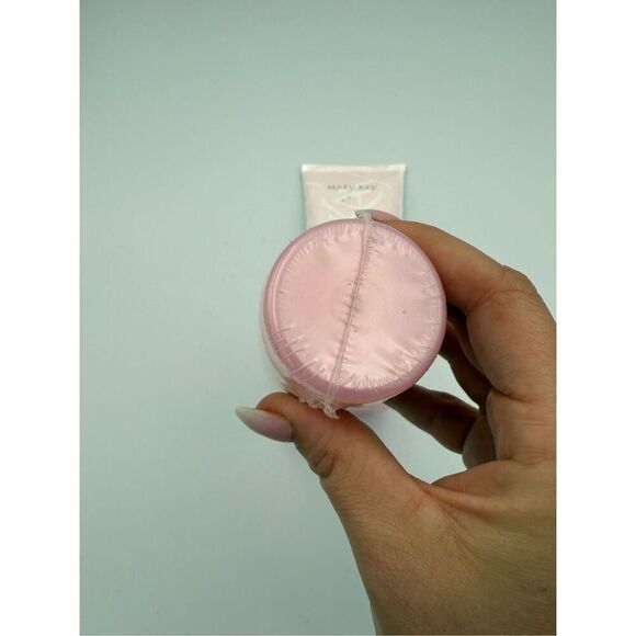 Mary Kay® 2-In-1 Body Wash & Shave Bundle of 2 - Picture 4 of 5